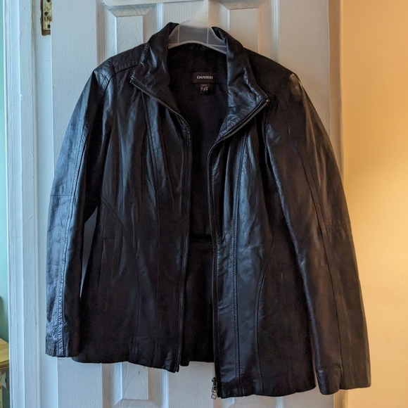 ✨ VINTAGE Danier leather jacket - Picture 2 of 8
